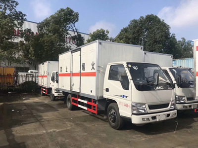 解放危險品氣瓶廂式運輸車當地4S店電話